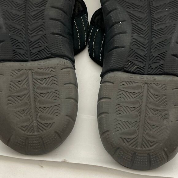 Crocs Men's Black Swiftwater Leather Iconic Comfort Flip Flop Sandals Size 13 - Picture 7 of 11